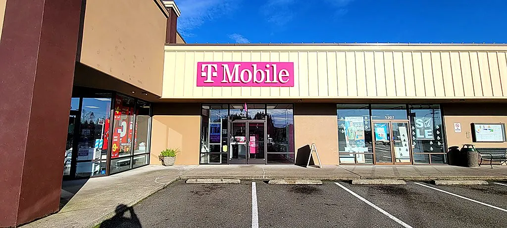 T-Mobile storefront channel letters installed by ESCO Pacific